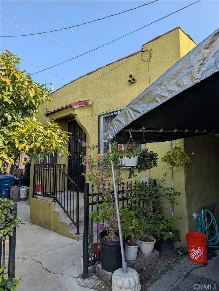 836 N Alma, City Terrace, California 90063 home-pic-21